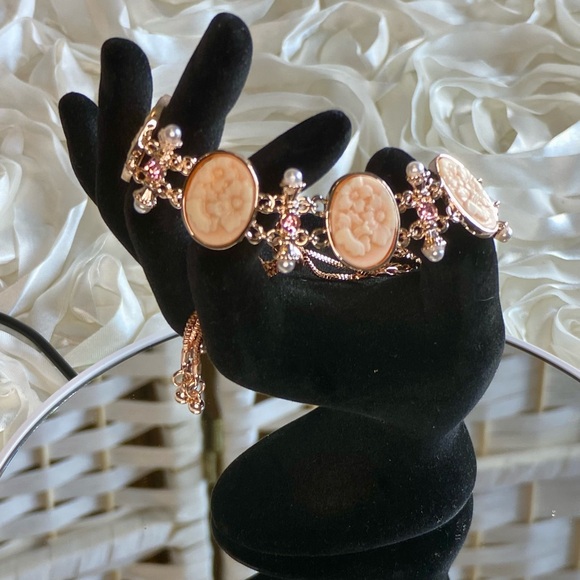 Pink Color Resin Pink Austrian Crystal & Simulated Pearl Bolo Bracelet Rosetone - Picture 10 of 14